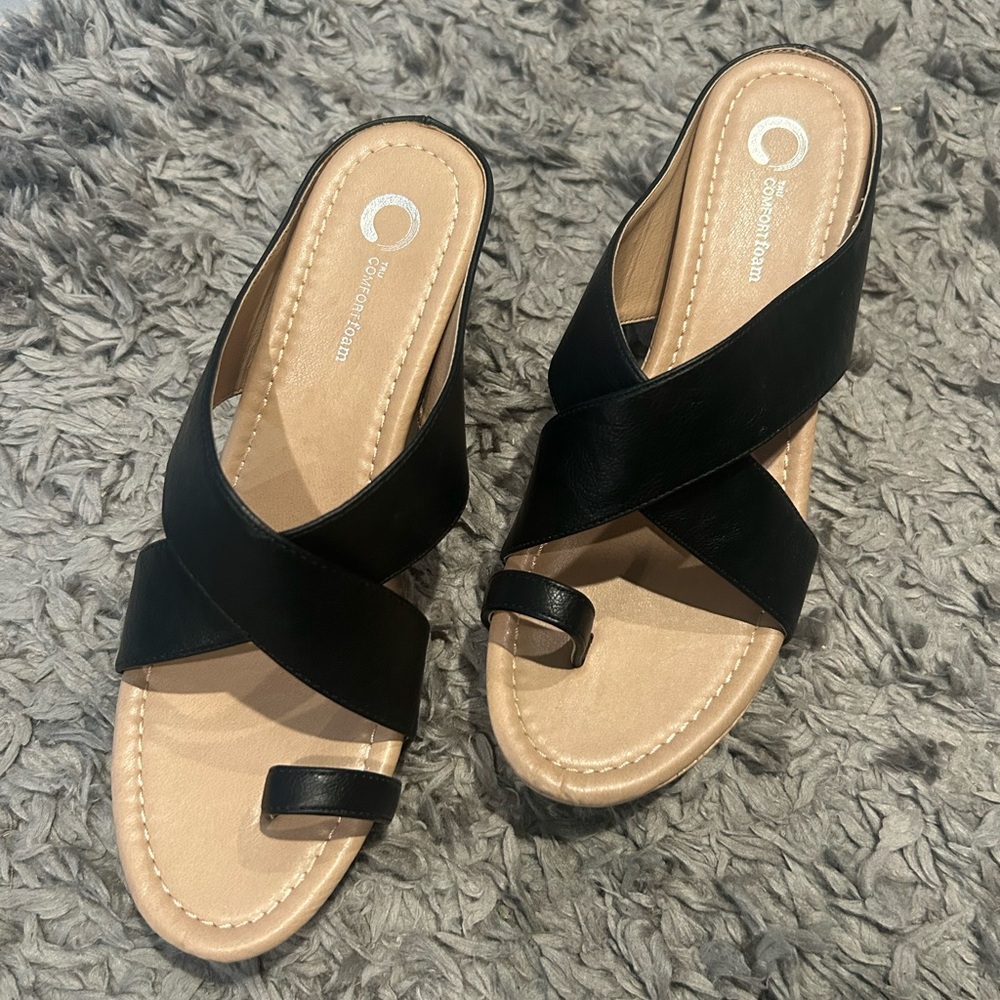 Cole Haan Women's Black and Tan Crisscross Sandals